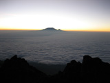 Amanece en el Meru
